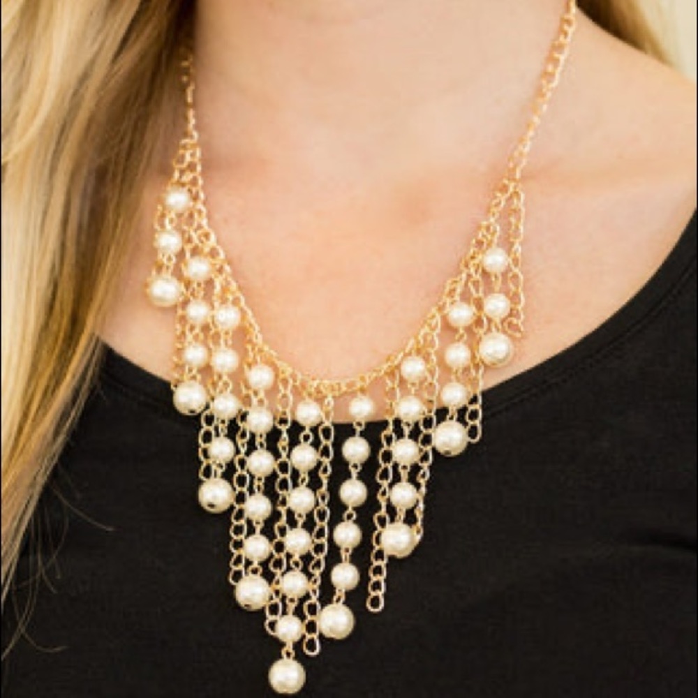 3/$10 “Stun Control” necklace and earrings